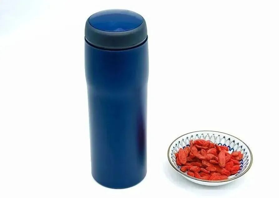 摇晃几下,瞬间炸开!保温杯泡枸杞怎么成了“炸弹” 摇晃几下,瞬间炸开!保温杯泡枸杞怎么成了“炸弹”