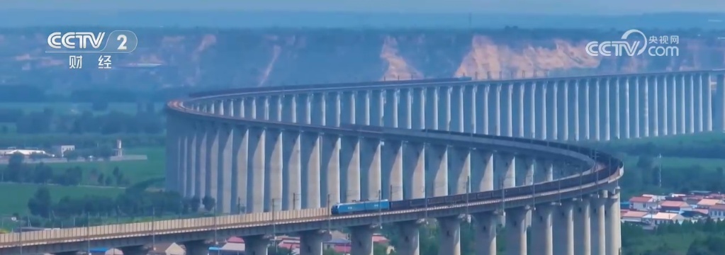 40.8亿人次、39.9亿吨、16.2万公里 多维度数据看中国铁路2024“成绩单”