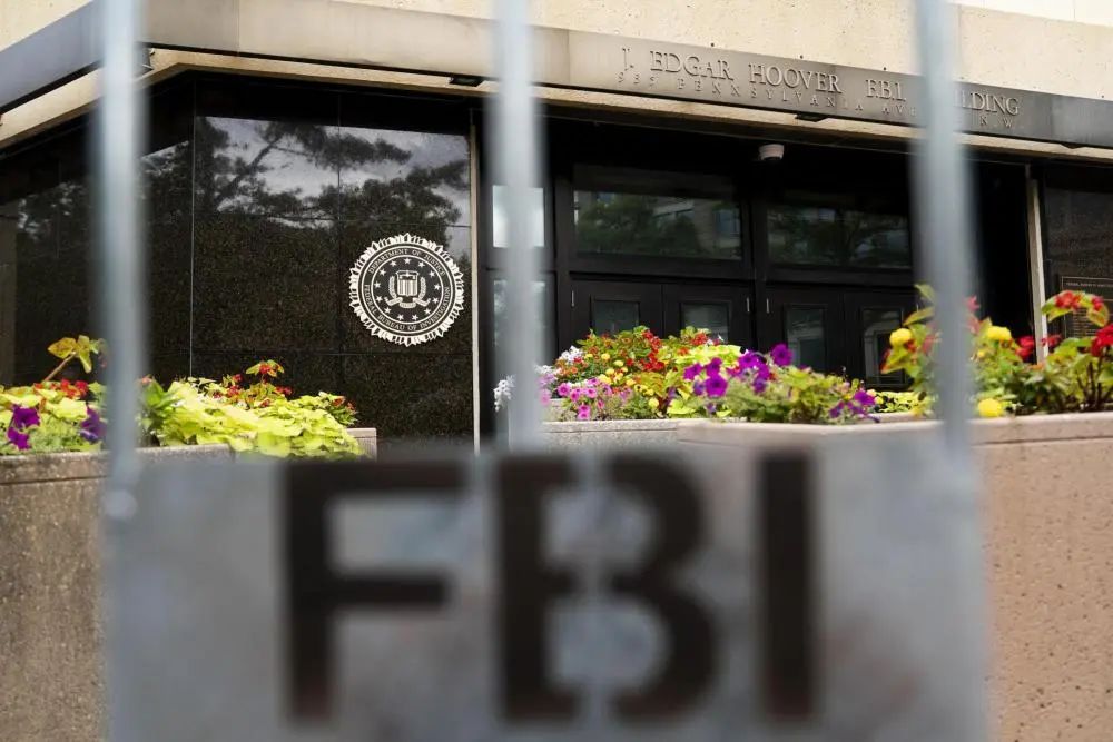 破纪录!FBI查获150余枚炸弹,当事人曾用拜登照片练习射击 破纪录!FBI查获150余枚炸弹,当事人曾用拜登照片练习射击