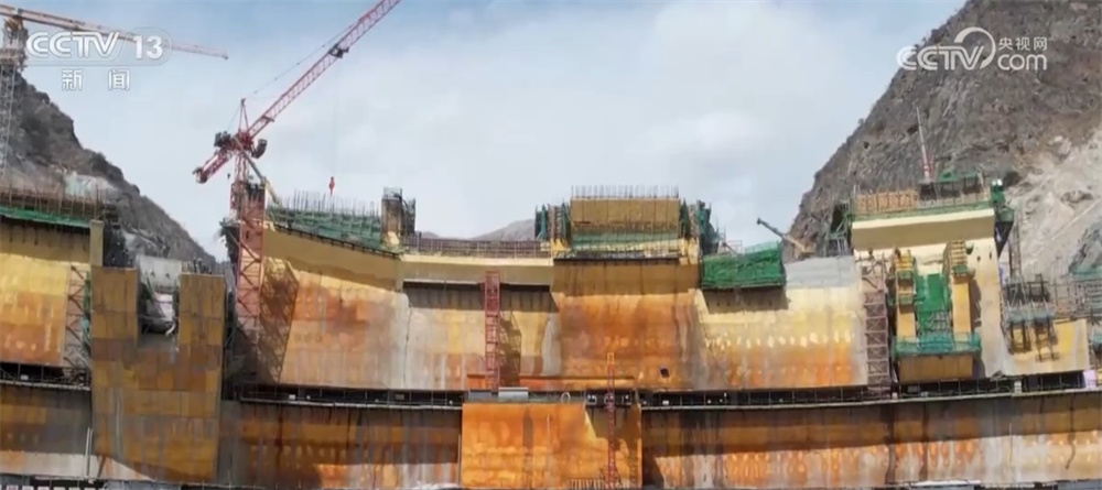 一批重大工程加紧推进、重大项目投入使用 “硬核”实力彰显中国力量