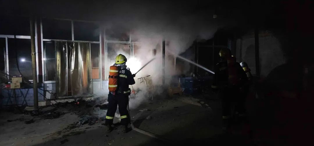 惊!卧床吸烟引燃被褥、初期灭火没灭彻底 惊!卧床吸烟引燃被褥、初期灭火没灭彻底