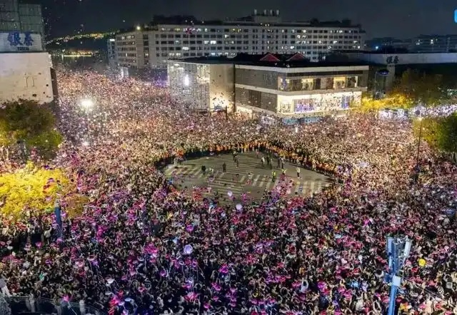 杭州男子跨年夜发射烟花被抓，有安全才能有快乐