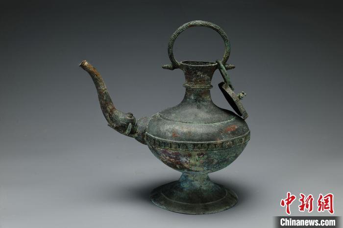 湖北发现三国时期大型砖室墓 出土文物具异域风格