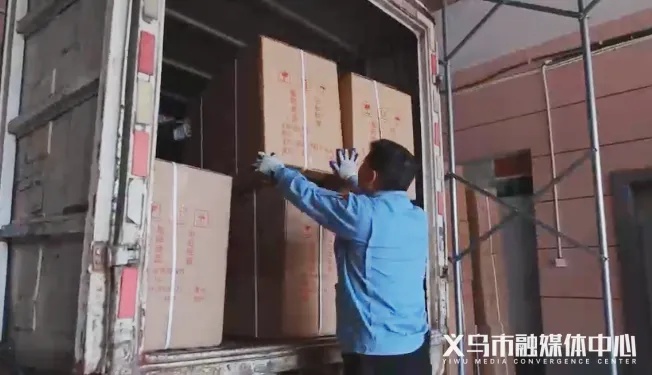 一年能卖几亿个!订单数量还在涨!义乌这些老板最近忙着…… 一年能卖几亿个!订单数量还在涨!义乌这些老板最近忙着……