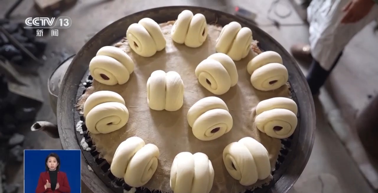 年夜饭外卖 飘香枣糕 外焦里嫩干煸鱼 多地开启“春节档” 年夜饭外卖 飘香枣糕 外焦里嫩干煸鱼 多地开启“春节档”