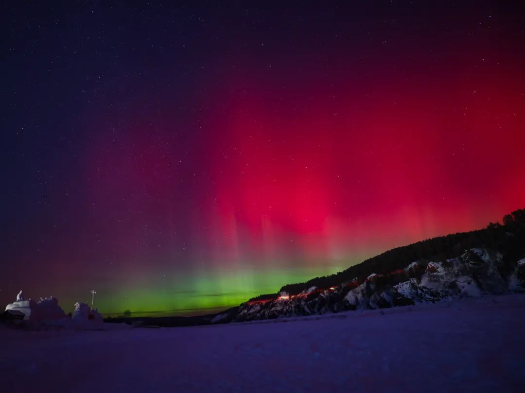 地球发生特大磁暴! 地球发生特大磁暴!