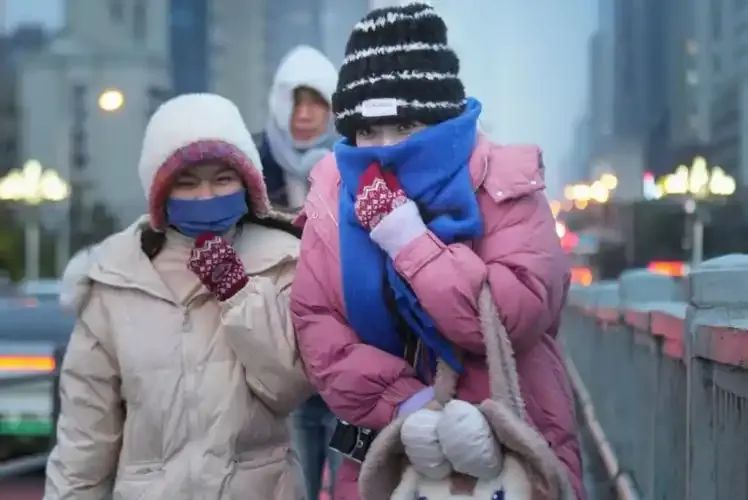 大风！降雪！冷空气暴击！大范围降温！未来有3次冷空气…