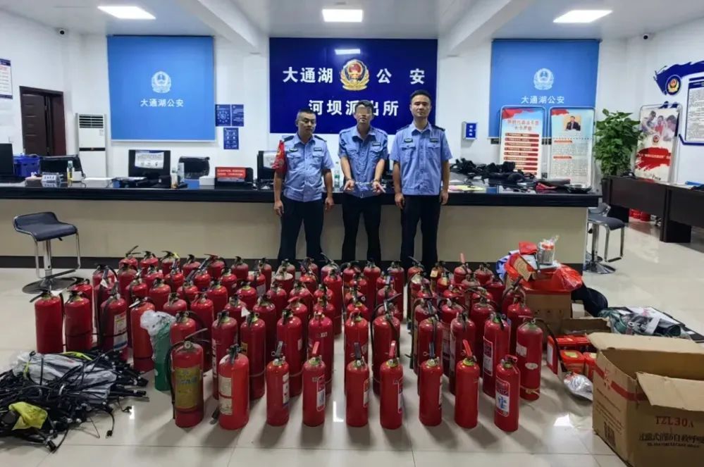 奉贤消防中心宣传科的“何老师”，你暴露了！