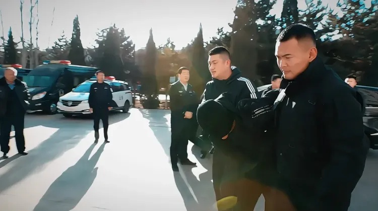 锐器割喉、钝器打击颅骨!内蒙古一女出租车司机被害,嫌疑人已被抓获! 锐器割喉、钝器打击颅骨!内蒙古一女出租车司机被害,嫌疑人已被抓获!