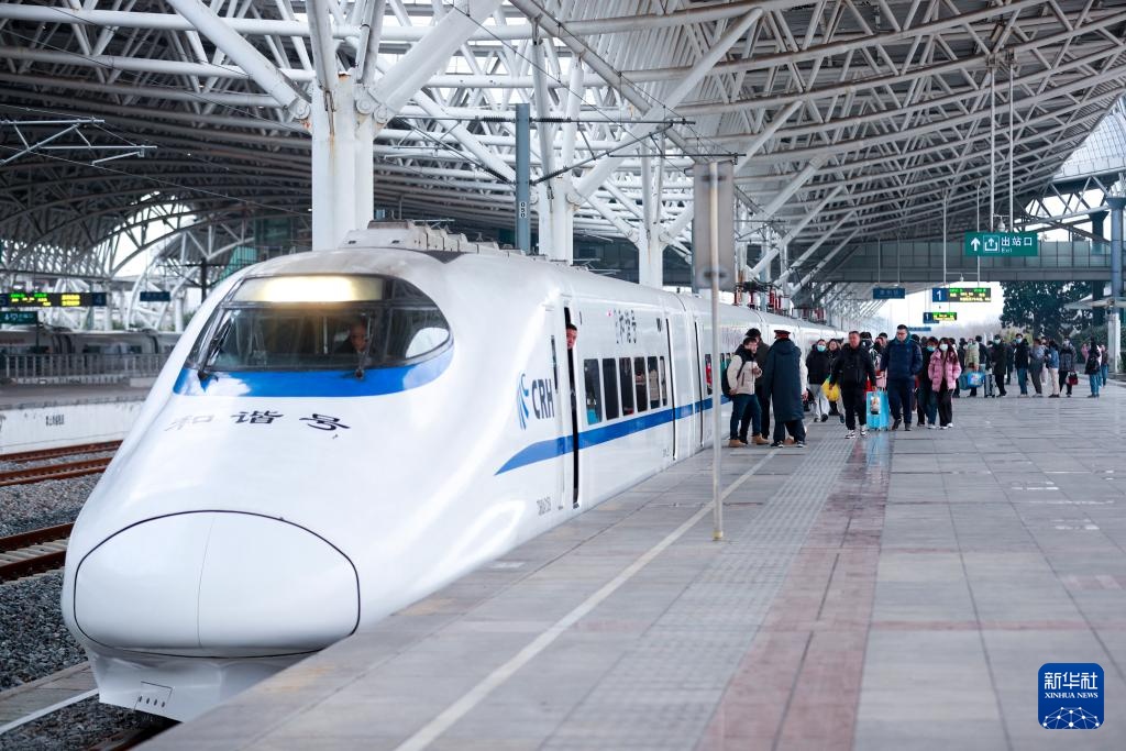 全国铁路1月5日起实行新的列车运行图 全国铁路1月5日起实行新的列车运行图