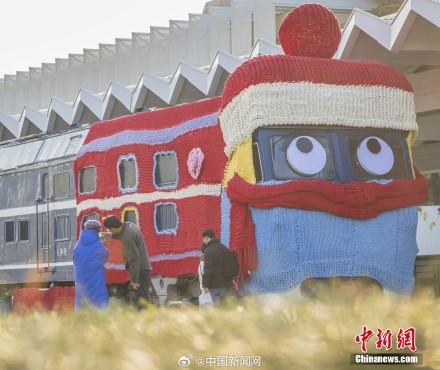 造型萌趣可爱石家庄火车头穿毛衣外套