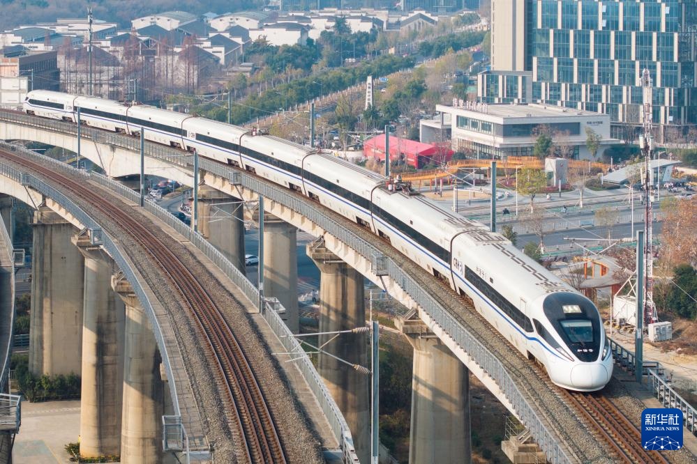 全国铁路1月5日起实行新的列车运行图 全国铁路1月5日起实行新的列车运行图