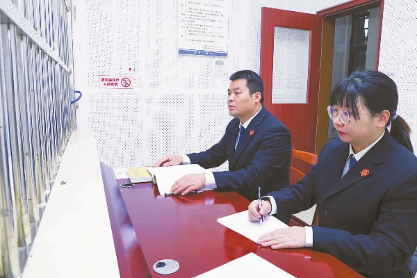 被人冒用名字的张彪终于找到了 被人冒用名字的张彪终于找到了