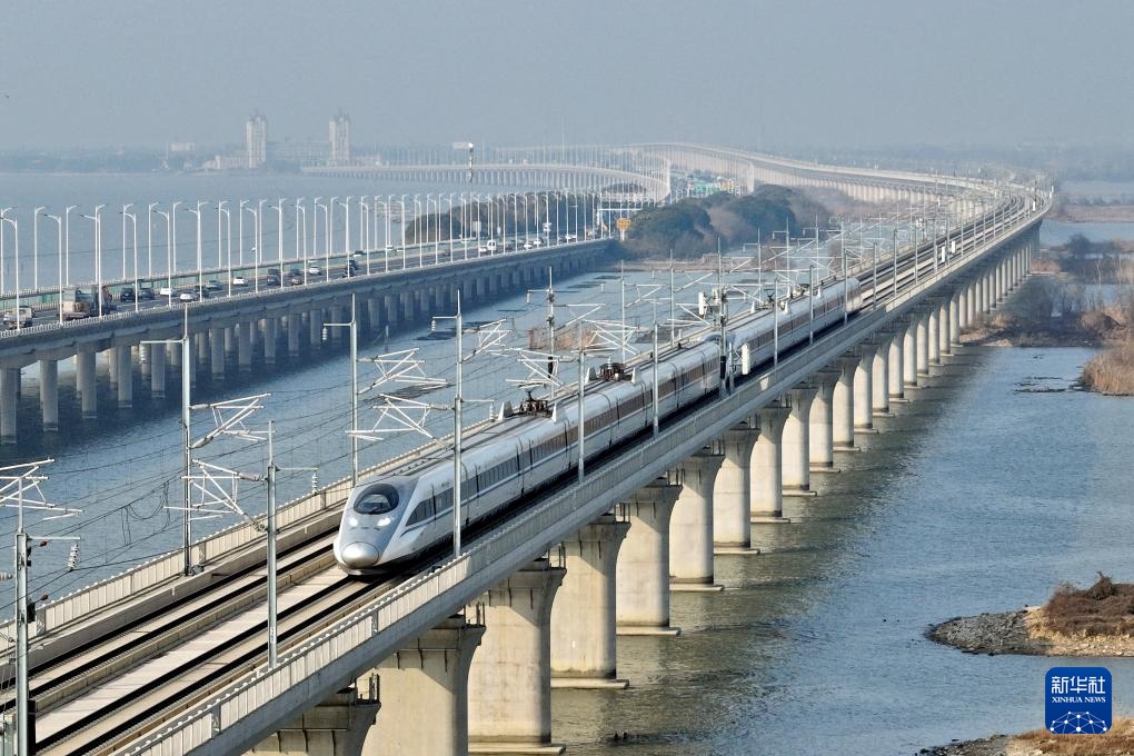 全国铁路1月5日起实行新的列车运行图 全国铁路1月5日起实行新的列车运行图