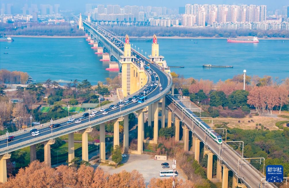 全国铁路1月5日起实行新的列车运行图 全国铁路1月5日起实行新的列车运行图