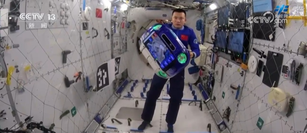 神十九乘组工作日志“上新” 新成员“小航”吸睛