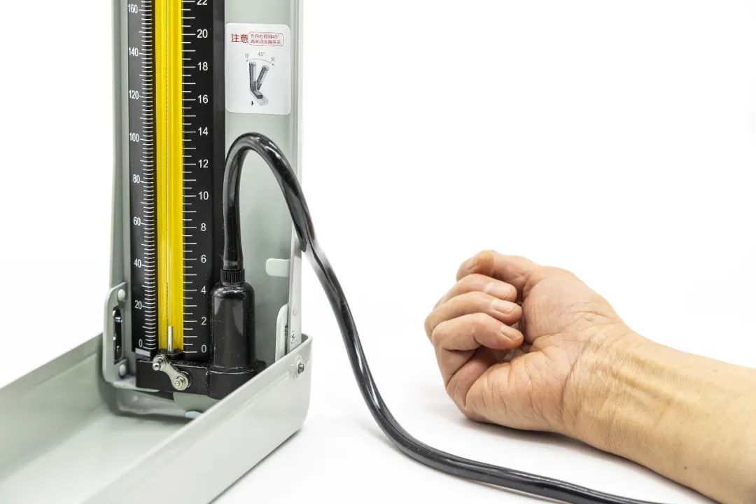 测量血压要注意四个细节,不然等于白量,10人9错~ 测量血压要注意四个细节,不然等于白量,10人9错~