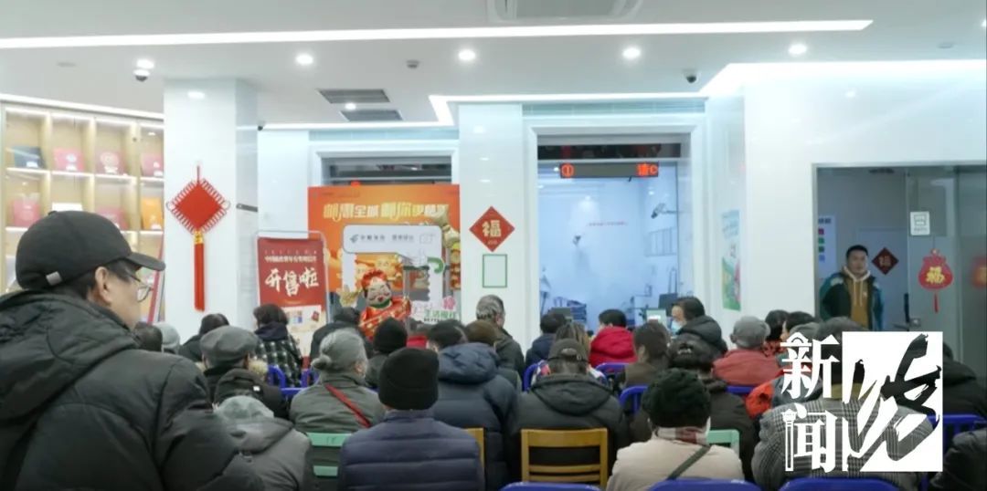 爆了！上海人昨晚彻夜排队，每个区都一样！有人傍晚就赶来...今年特抢手