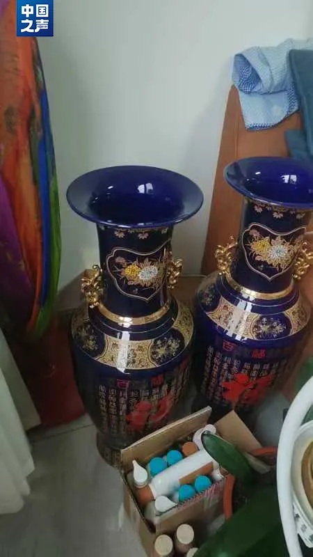 花几十万元买假藏品!什么直播间又在硬控老年人? 花几十万元买假藏品!什么直播间又在硬控老年人?