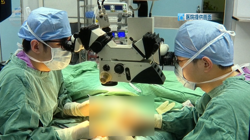 心疼!一岁半宝宝4根手指被切成7段,家里小孩的要注意了 心疼!一岁半宝宝4根手指被切成7段,家里小孩的要注意了