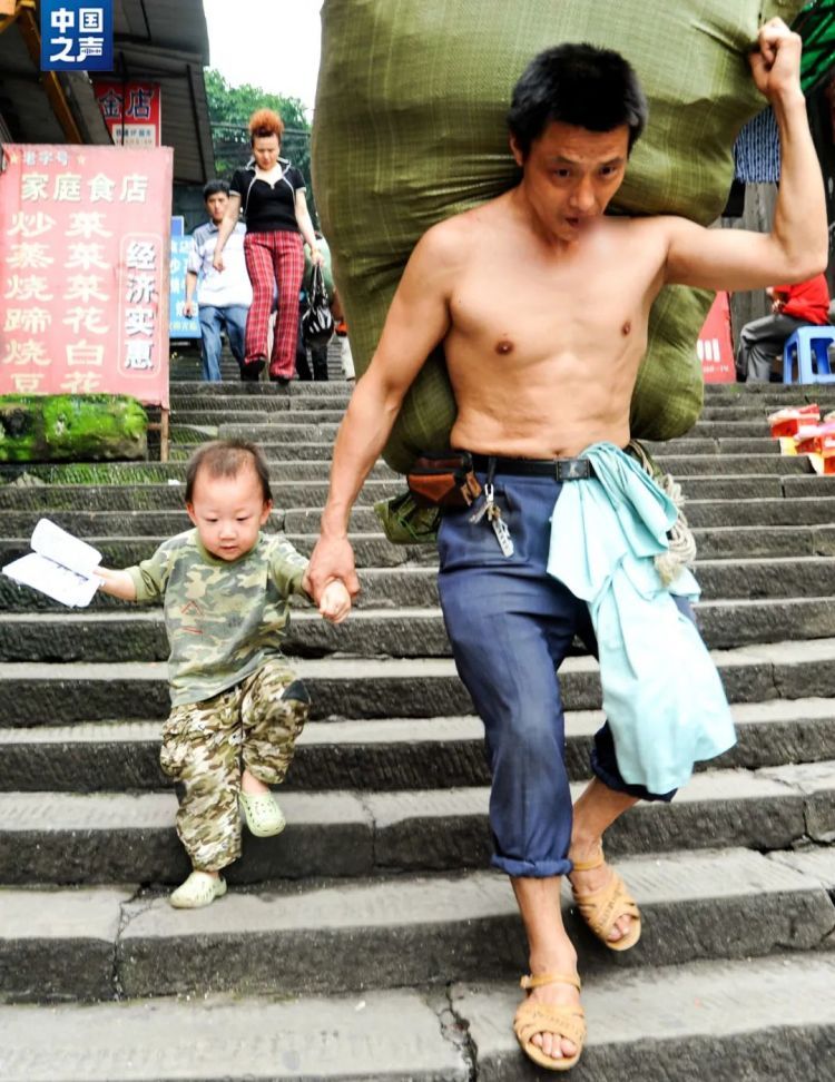2010→2024，这对火遍全国的父子，如今怎么样了？