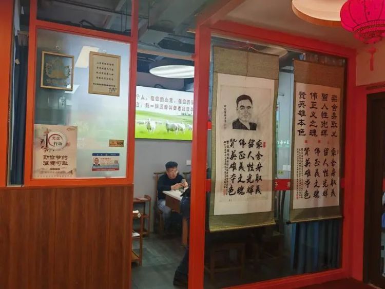 排长队的英雄火锅店，如今怎么样了？