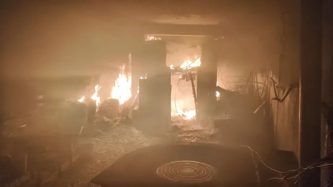 一个操作失误,千余斤腊味葬身火海! 一个操作失误,千余斤腊味葬身火海!