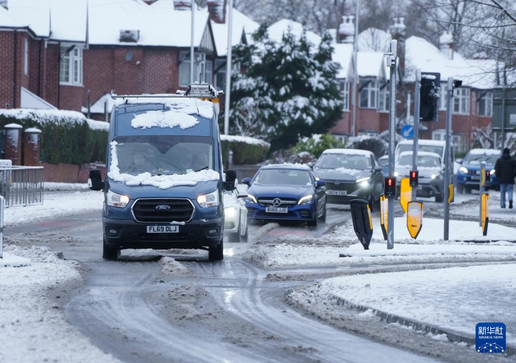 英国遭遇强降雪
