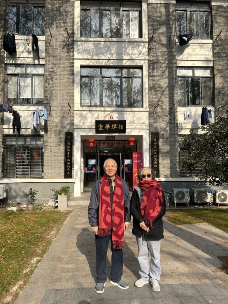 他们回应“乘地铁回复旦大学捐1亿元”！同学们写下40万字……