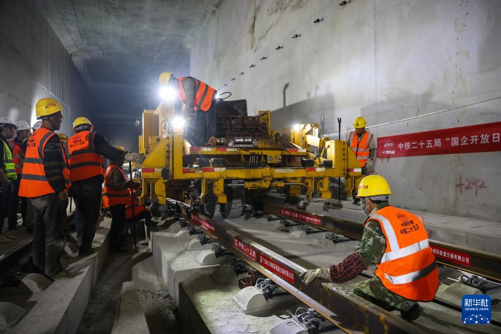 广佛东环城际铁路全线铺轨完成