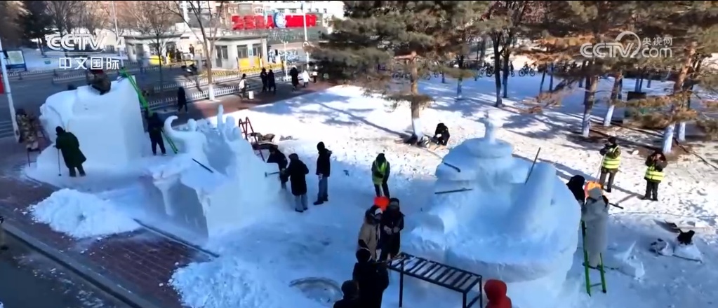 冰雕竞技、国风滑雪、雪地狂欢……冰雪为“媒” 点燃消费新引擎
