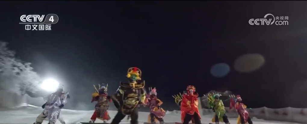 冰雕竞技、国风滑雪、雪地狂欢……冰雪为“媒” 点燃消费新引擎