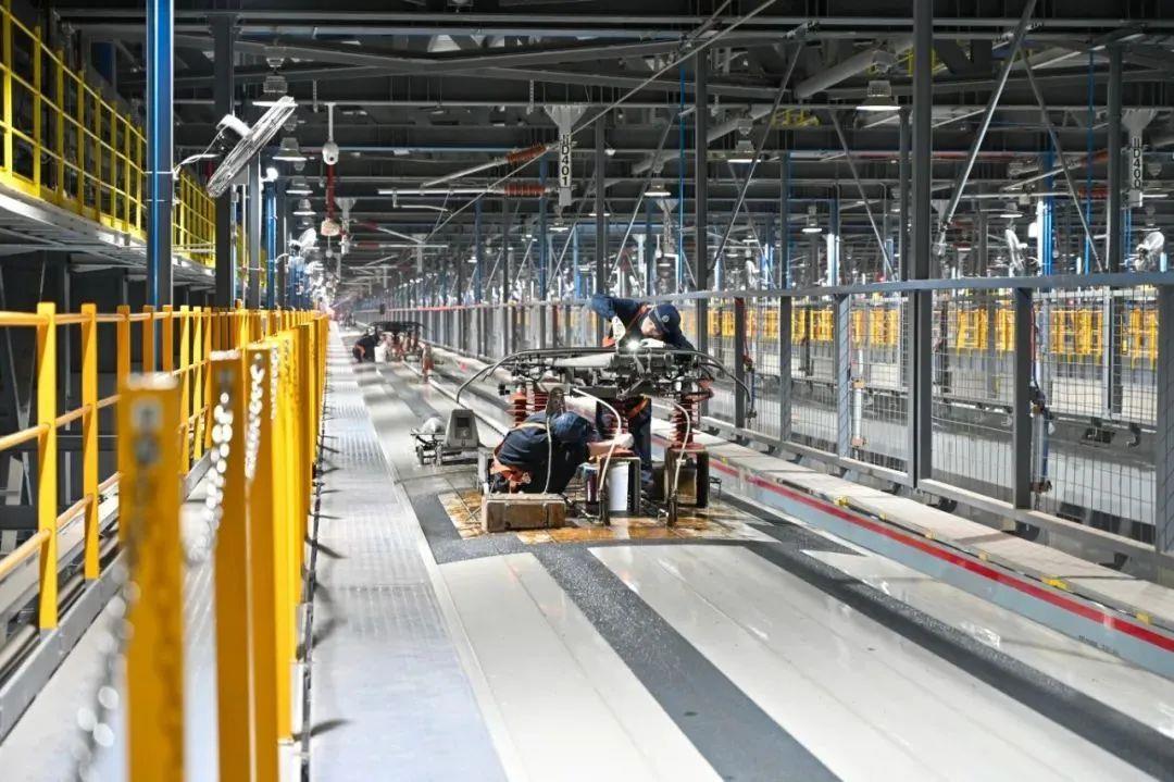 复兴号硬核“洗澡”分几步?不仅“洗”,还得“搓”! 复兴号硬核“洗澡”分几步?不仅“洗”,还得“搓”!