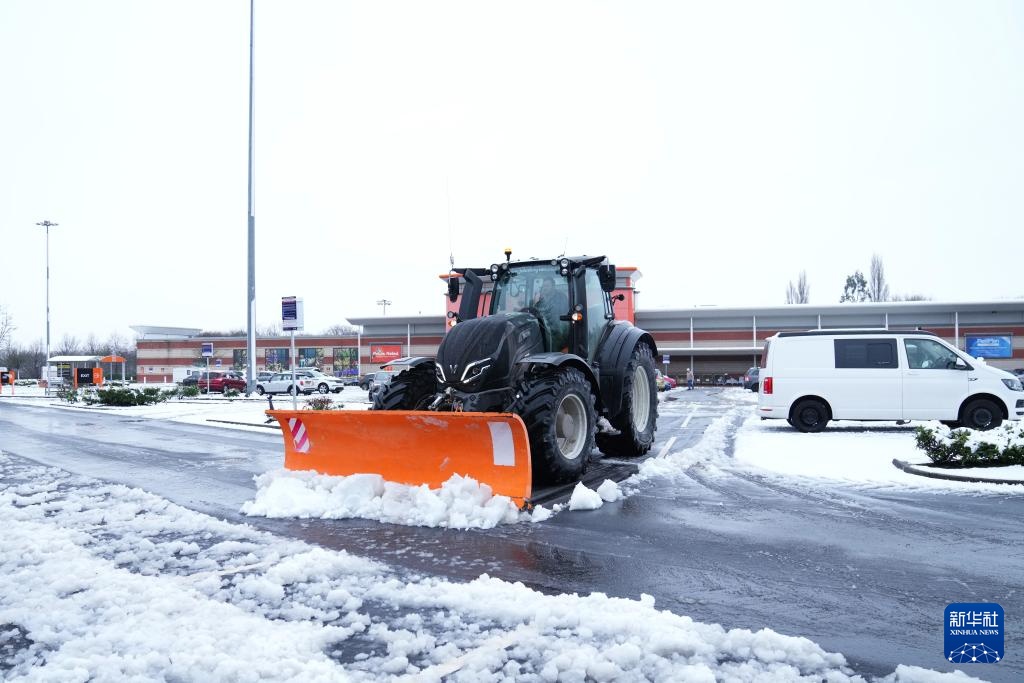 英国遭遇强降雪