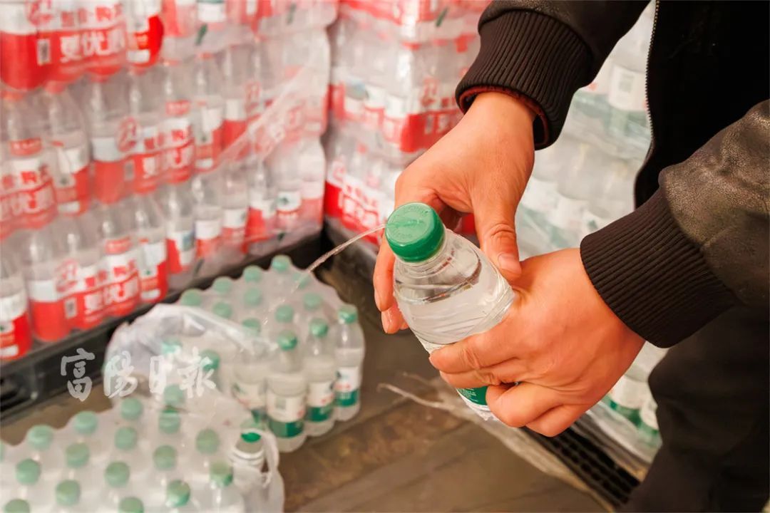 “小可爱”泛滥！男子头疼：没完没了，还抓不得