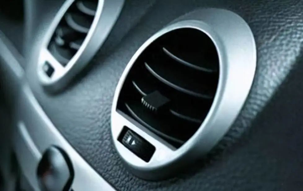 冬季车内空调使用误区要注意! 冬季车内空调使用误区要注意!