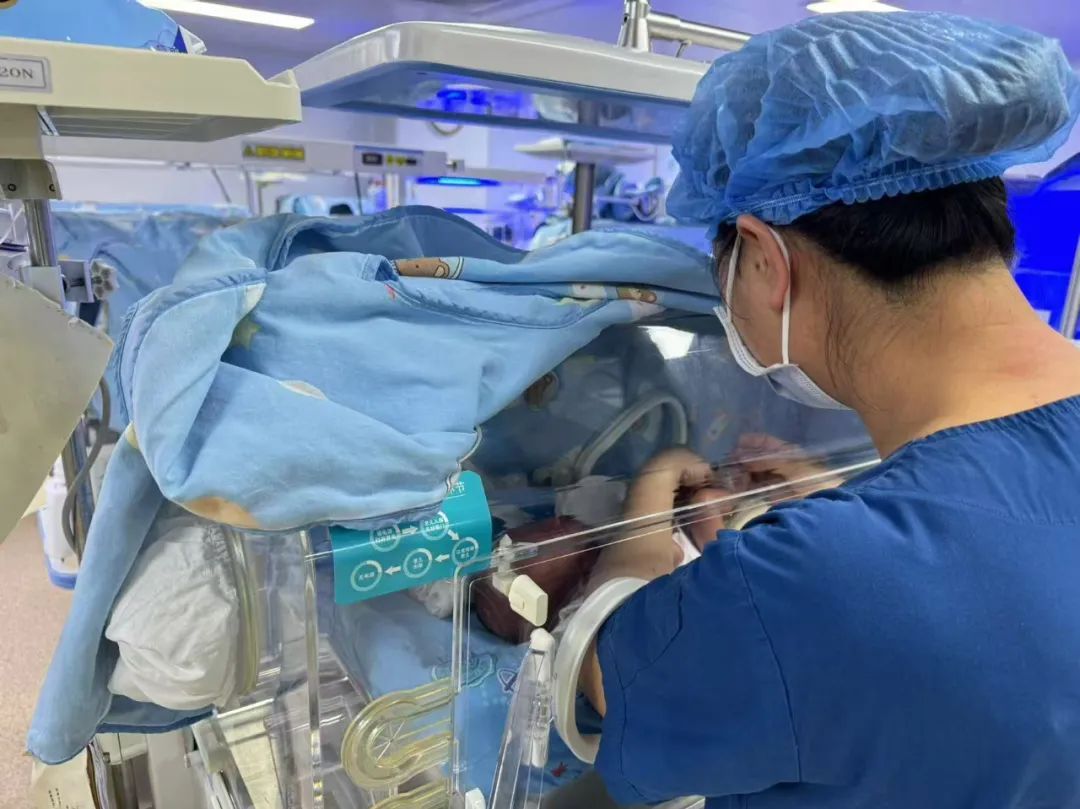 刷新海南纪录！出生时仅455克，海口“迷你宝宝”顺利出院