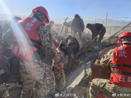 全力救援！日喀则地震救援现场图