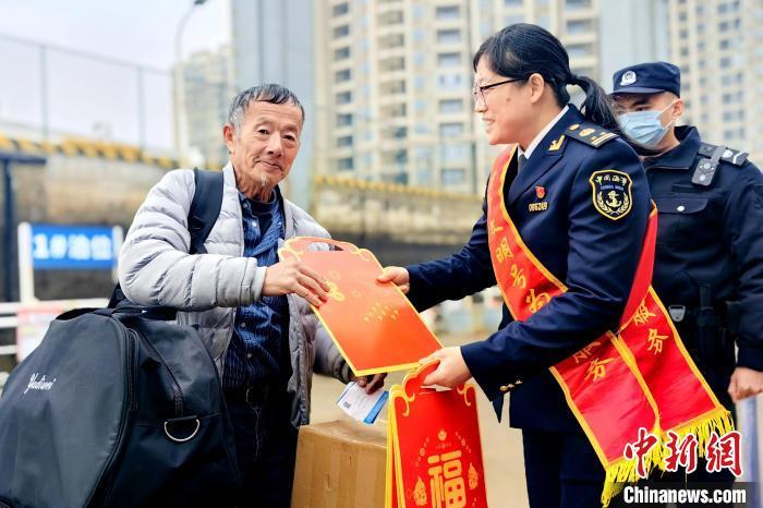 泉州至金门“小三通”航线2024年运送旅客数同比增347%