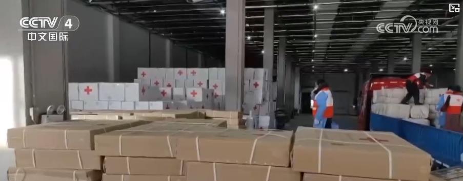 西藏定日6.8级地震救援进行时:交通、电力逐步恢复,救援物资紧急调拨 西藏定日6.8级地震救援进行时:交通、电力逐步恢复,救援物资紧急调拨