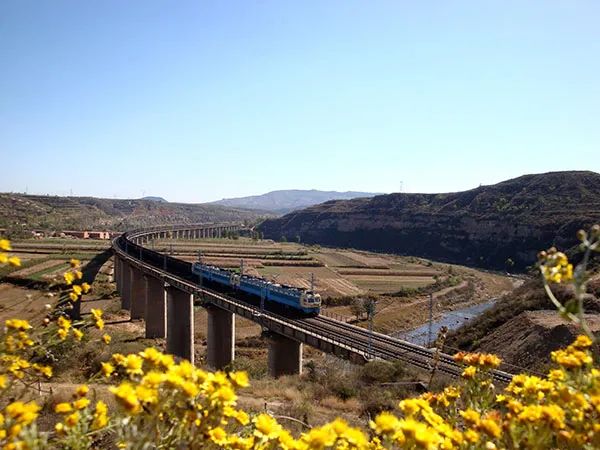 太原铁路2024年货物运量创历史新高，年运量突破7.88亿吨