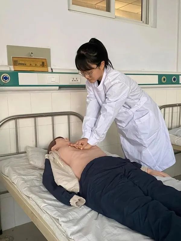 李佳纹就是“李萨”!你做的好事藏不住了…… 李佳纹就是“李萨”!你做的好事藏不住了……