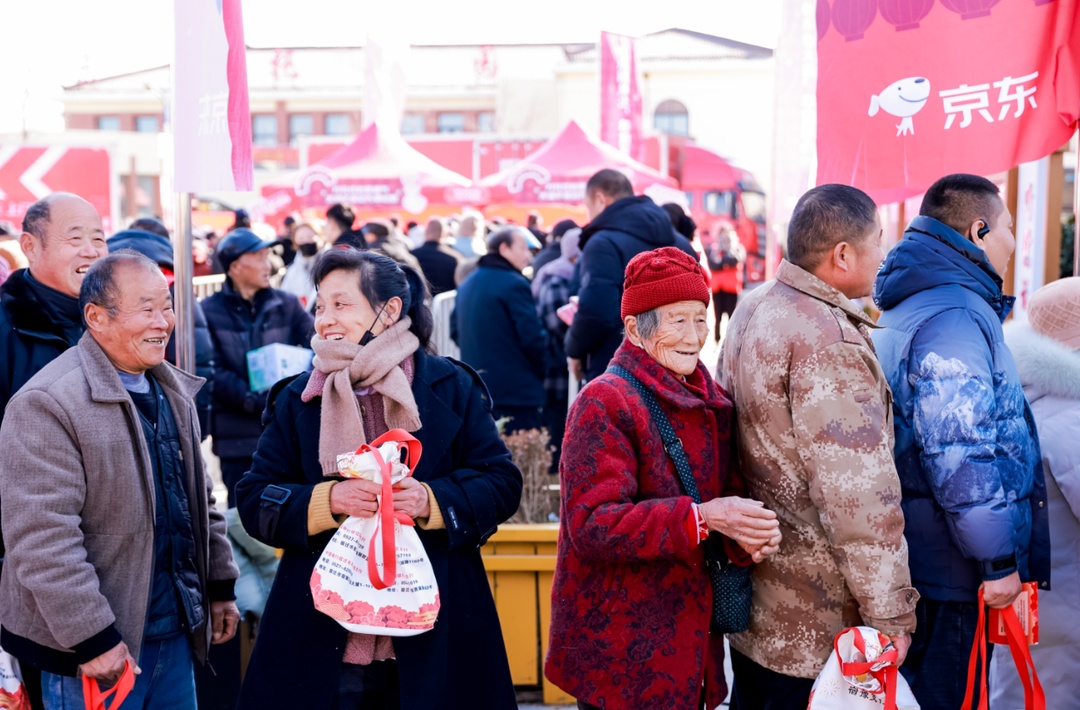 超3000万！刘强东又给老家村民发钱发年货啦
