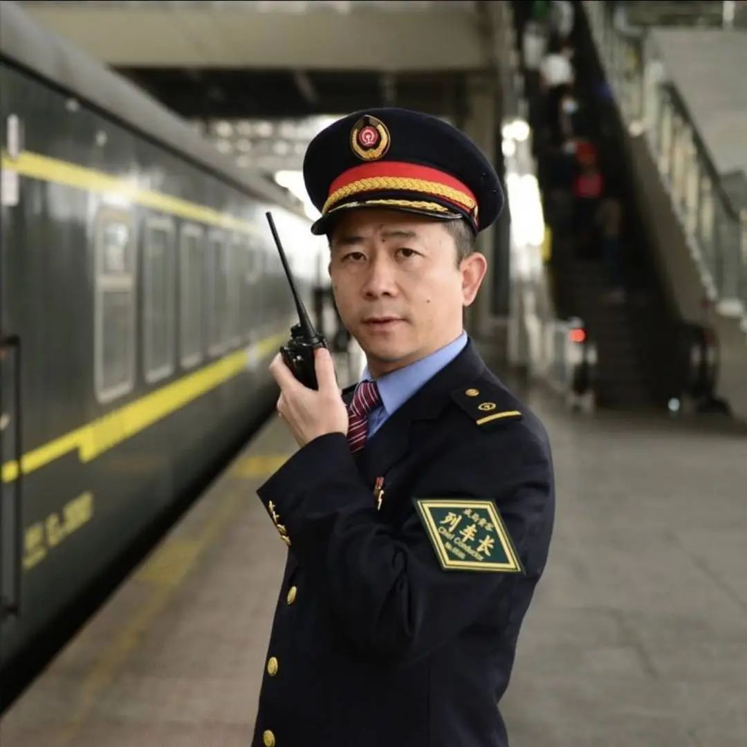 “带货车长”受邀看春晚，胡贵川：把让村民幸福这件事坚持下去