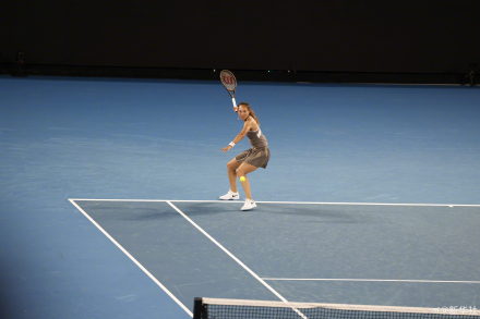 恭喜！郑钦文澳网慈善赛连胜