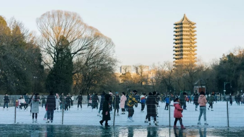 多所高校专业冰场对外开放!网友:“太好了,能去隔壁学校滑冰了……” 多所高校专业冰场对外开放!网友:“太好了,能去隔壁学校滑冰了……”
