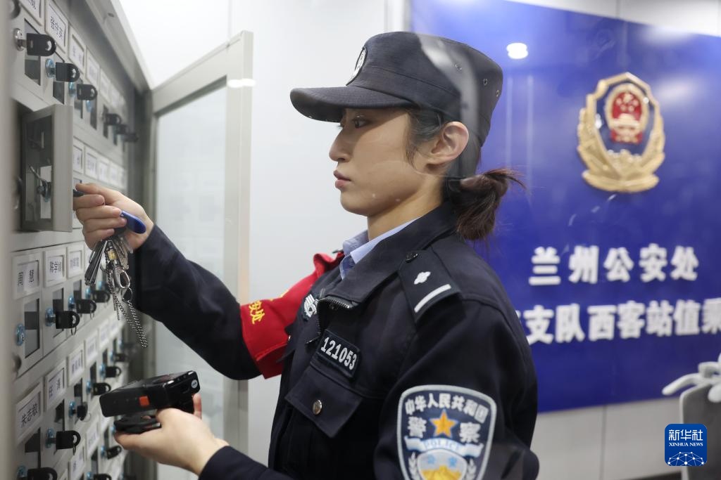 “铿锵玫瑰”护旅途
