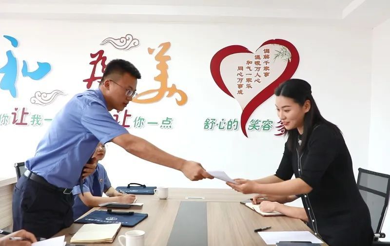 村规民约侵犯外嫁女合法权益?改! 村规民约侵犯外嫁女合法权益?改!