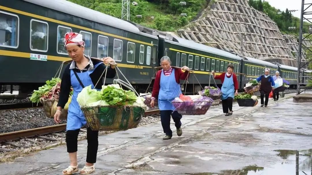 “带货车长”受邀看春晚，胡贵川：把让村民幸福这件事坚持下去