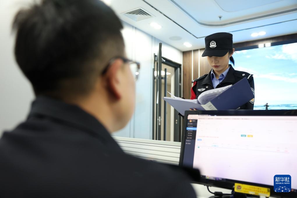 “铿锵玫瑰”护旅途